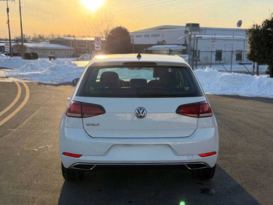 Volkswagen Golf      2020