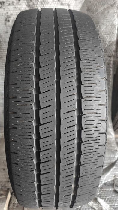 Шини б/в 235.65.16с пара Pirelli