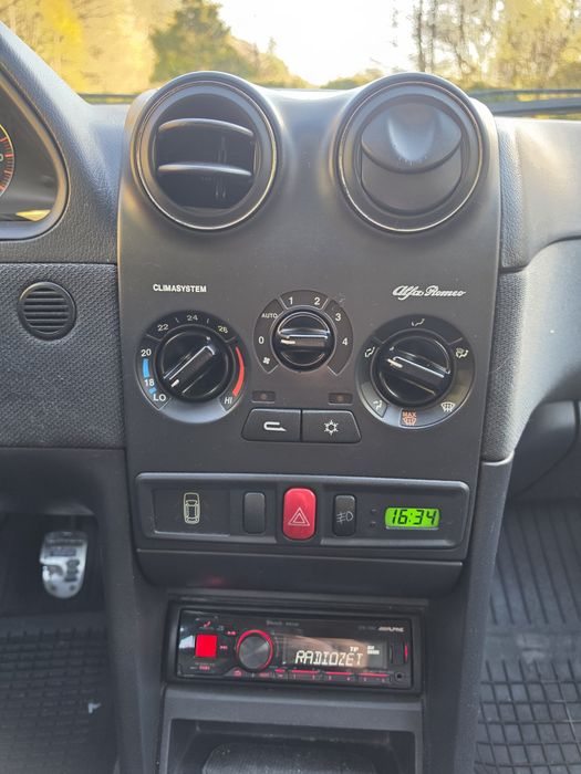 Alfa Romeo 146   1.9 JTD