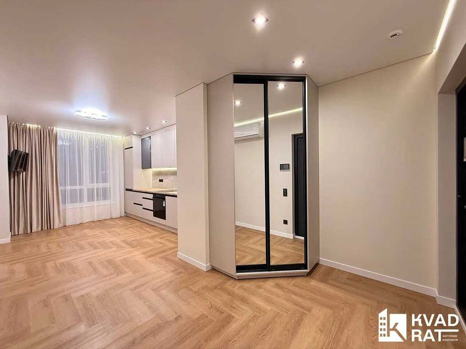 Продаж у укомплектованої квартири у новобудові біля ТЦ Veles Mall