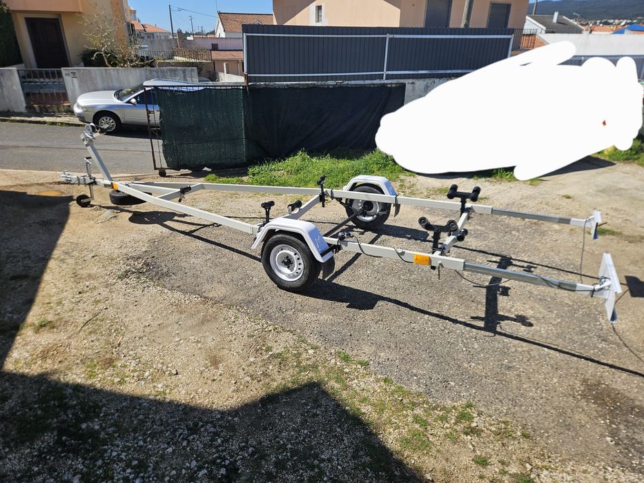 Reboque / atrelado para barco 5.5m ou 6m