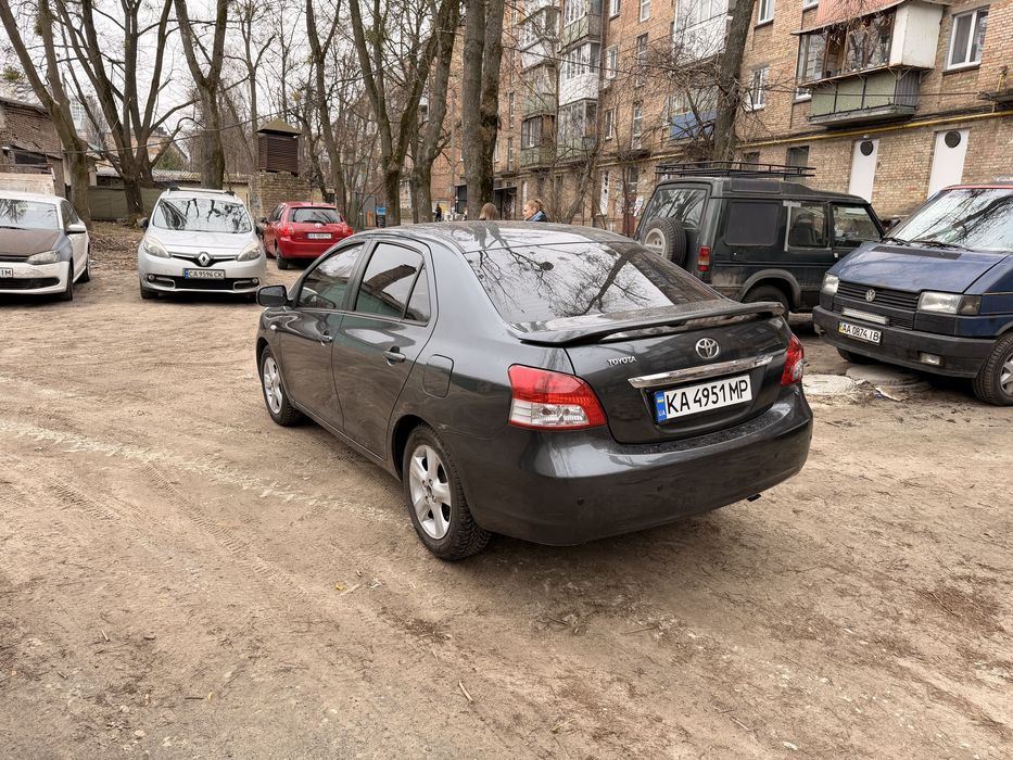 Продается авто Toyota YARIS