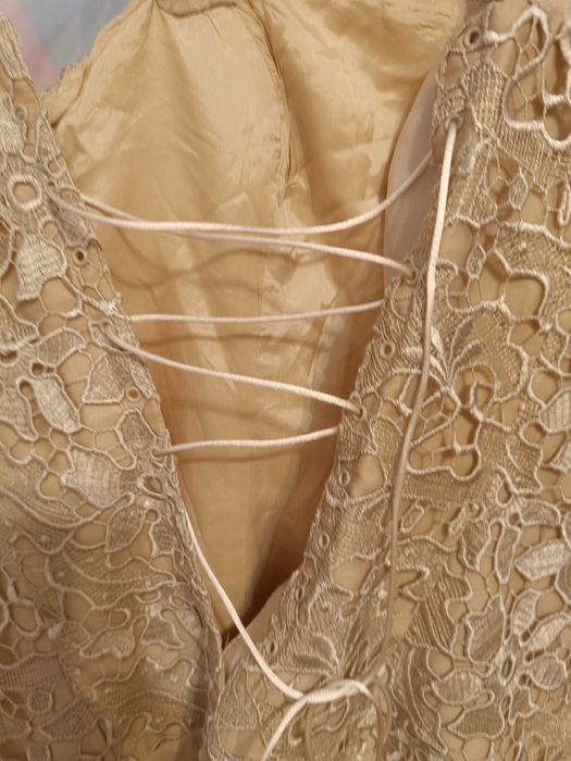 Cada peça 5 euros. Roupa variada