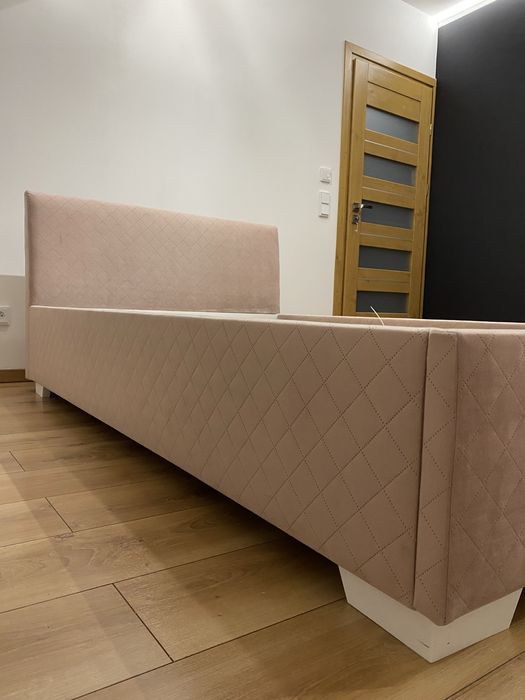 Łóżko tapicerowane