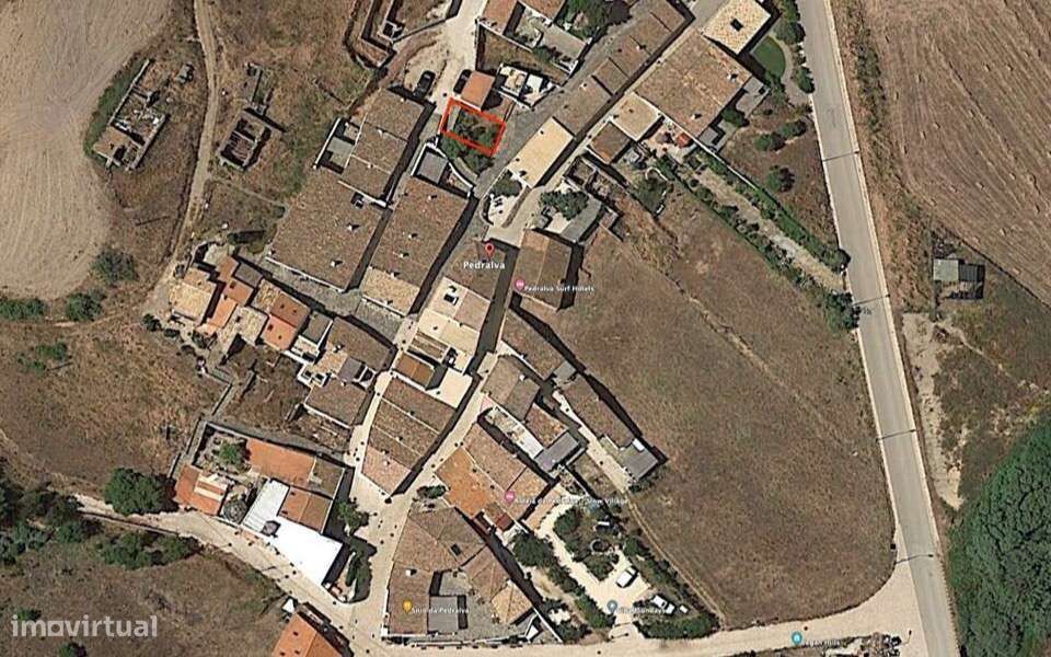 Lote de terreno na tipica Aldeia da Pedralva