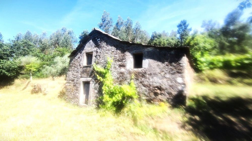 Casa/ Ruína em S. Miguel do Mato