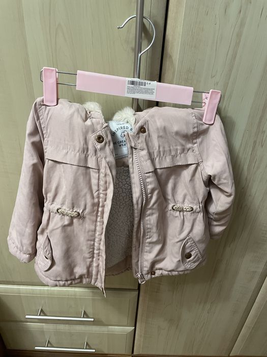 Продам курточку осінню