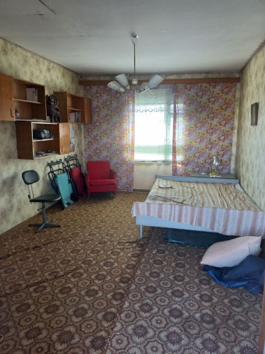 Продам дачну ділянку з будинком