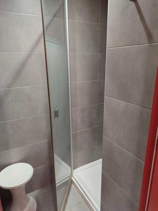 Хостел біля Голосіївської - постійно є світло, зручно для роботи .