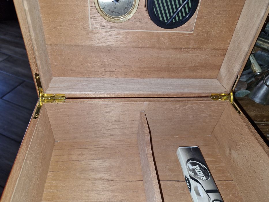Humidor na cygara cedrowy