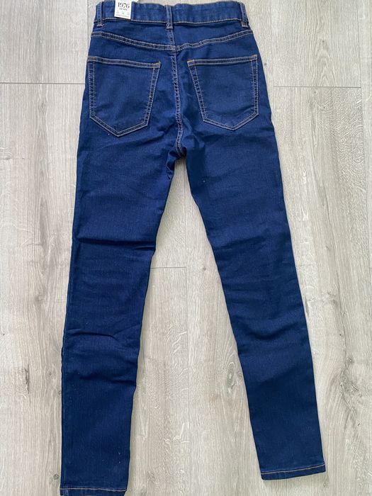 Джинси нові, з біркою, синього коліру. Куплені в Італії.