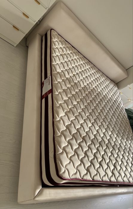 Cama + Colchão de 190x200 NOVO