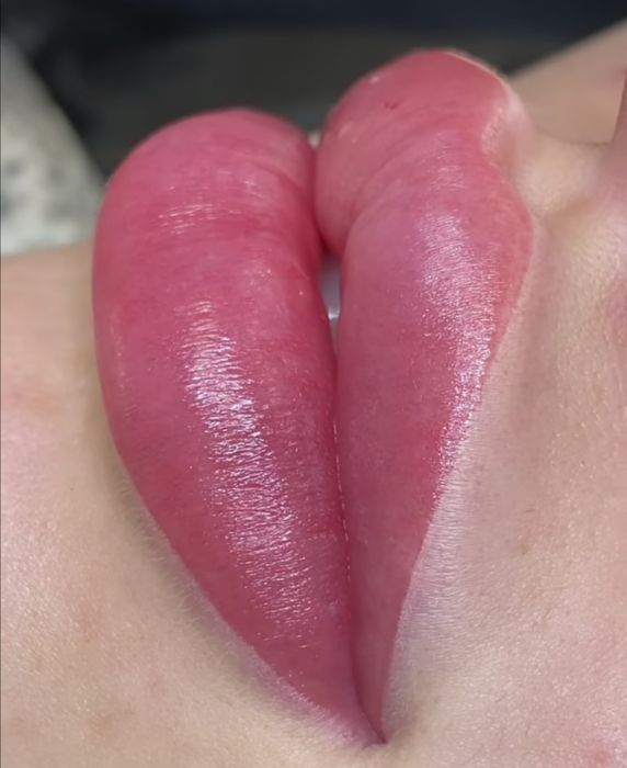 Перманентний макіяж губ 1500грн