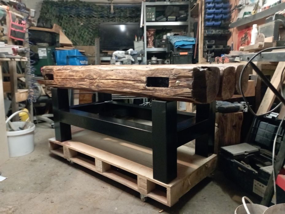 Stół ręcznie robiony