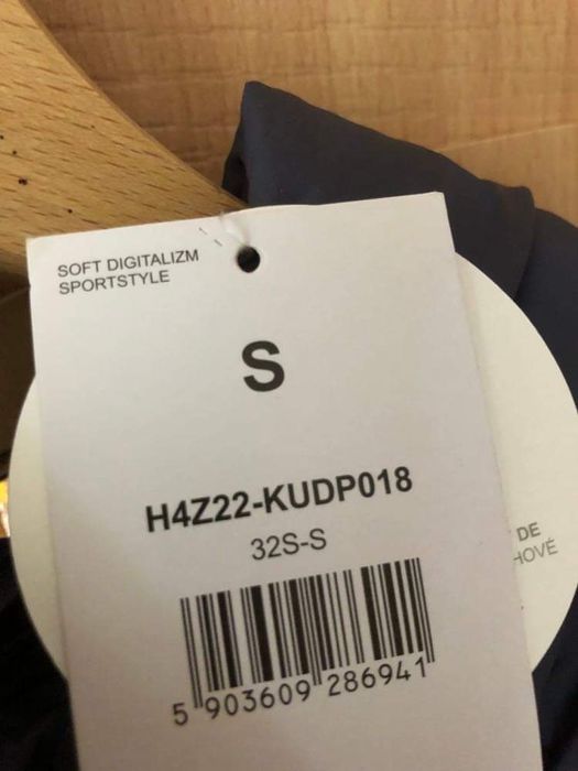 Zimowy płaszcz damski 4F