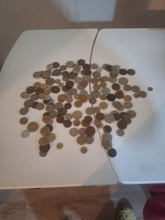 Moedas antigas de escudo e algumas estrangeiras