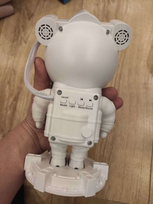 zabawka projektor gwiazd i zorzy polarnej