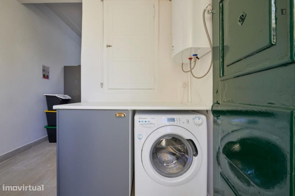 Quarto - localizado em Marquês de Pombal Lisbon