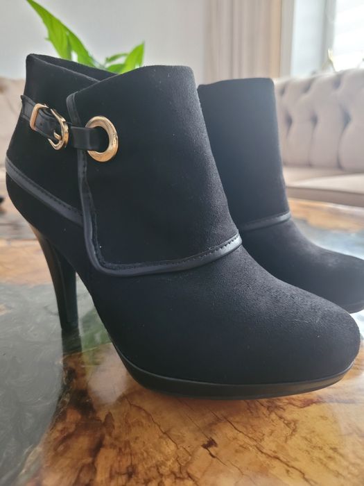 Botki damskie na obcasie zamszowe nowe rozmiar 37