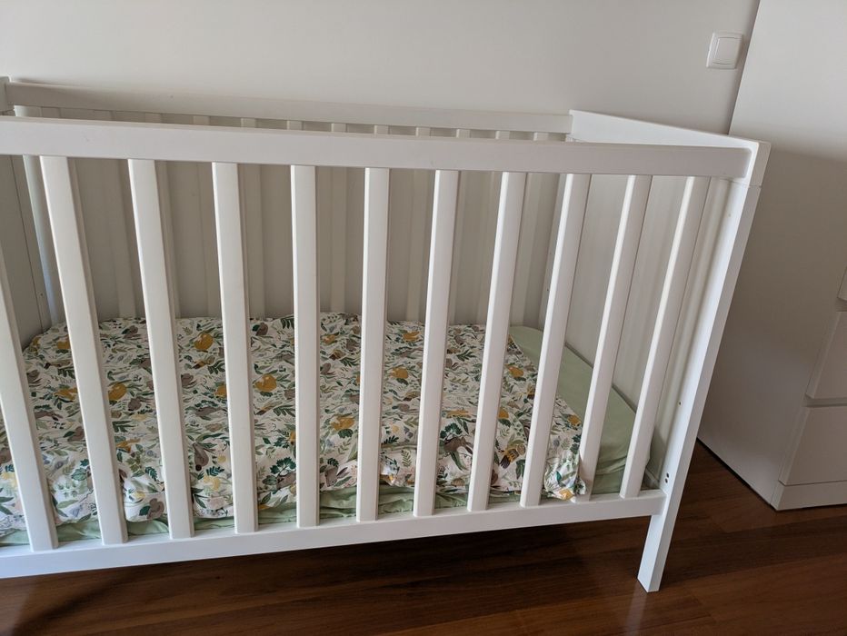 Berço IKEA + colchão  zippy baby