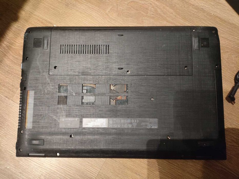 Acer E5-774g ekran 17,3" Intel I5 6200U 8GB RAM GTX950M 256GB SSD NVMe