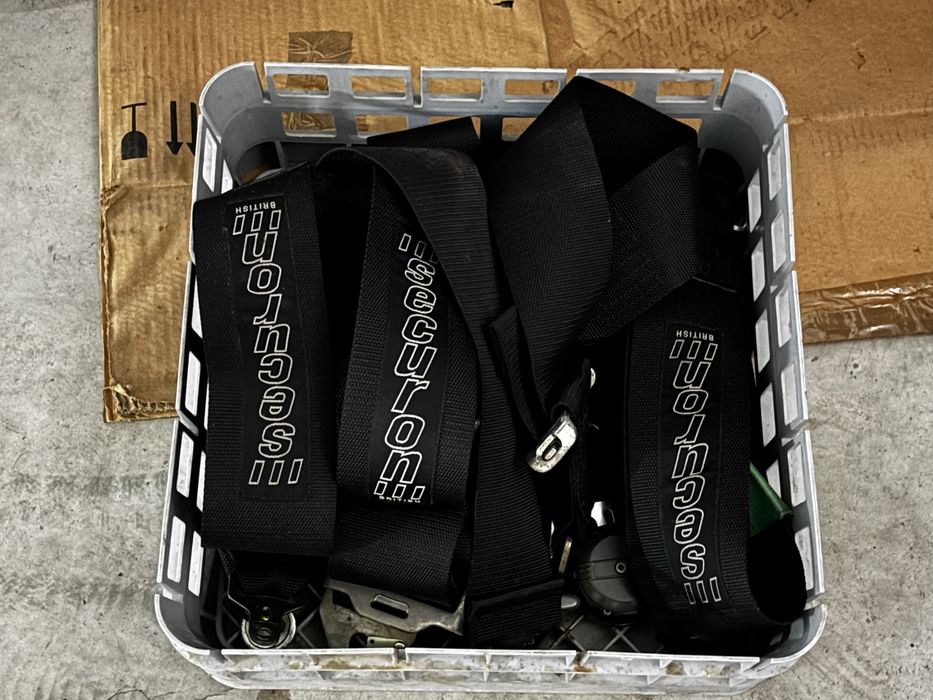 MG BGT Roll bar e cintos 4 apoios