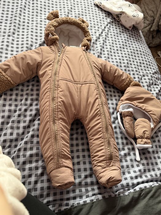 Теплий зимовий чоловічок 68р +шапка і рукавички