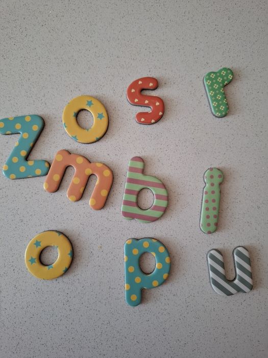 Literki magnetyczne Alfabet na lodówkę 100 szt.