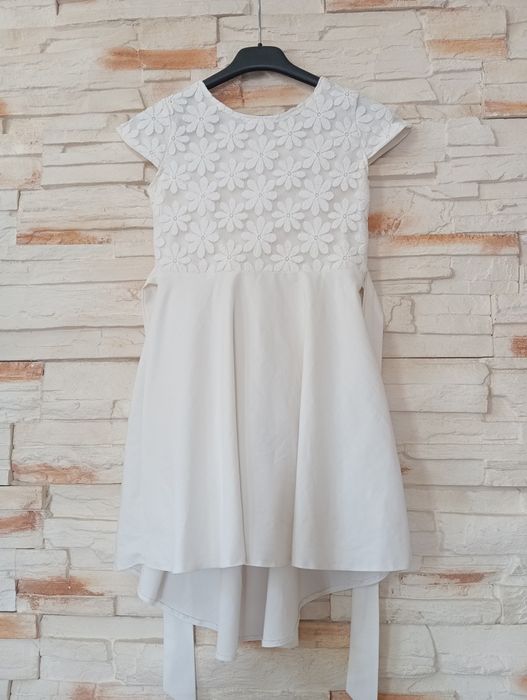 Kremowa sukienka dziewczęca r.158.   W.B.K.