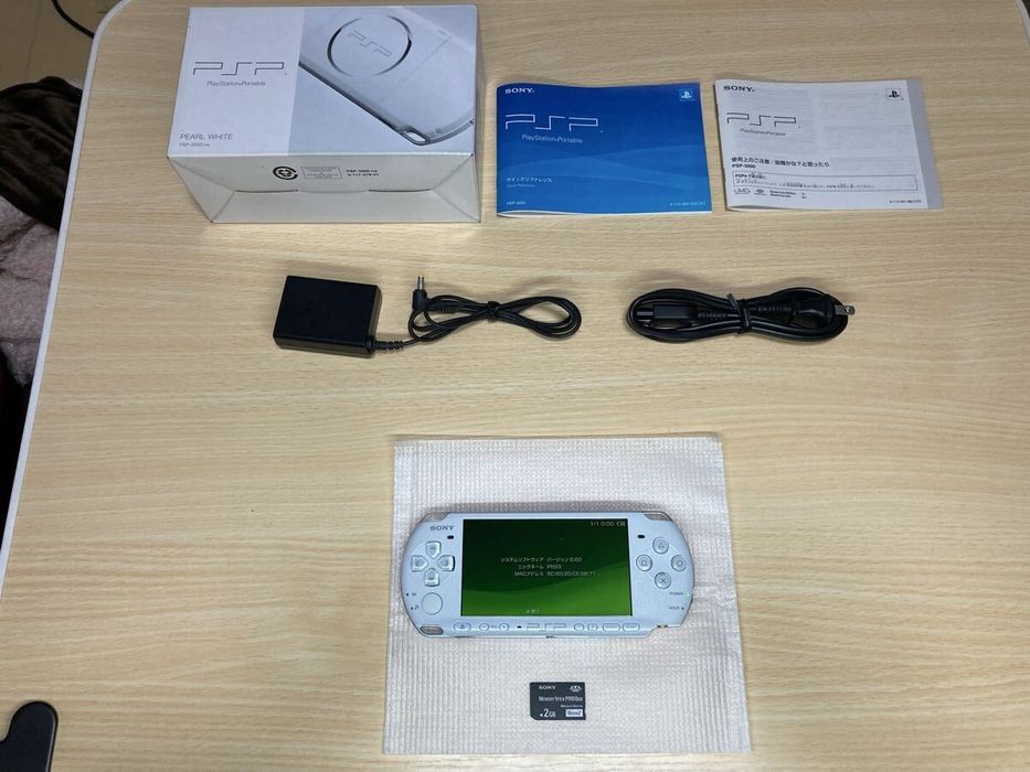 PSP 3000 Pearl White