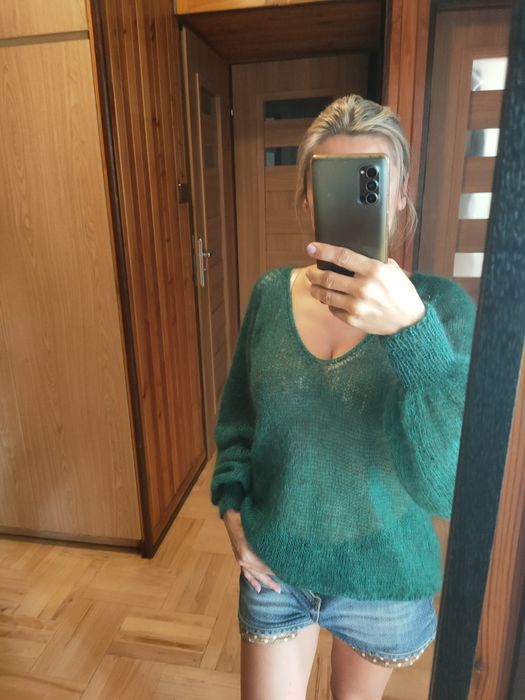 Sweterek chmurka mgiełka zieleń butelkowa