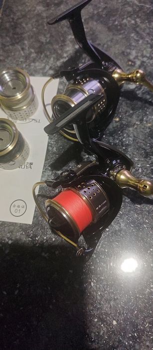 Катушки Tsurinoya 2000 новая.