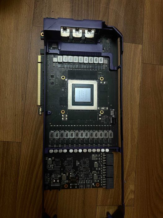 Asus ROG Strix GeForce RTX 3080 EVA OC 12288MB неробоча