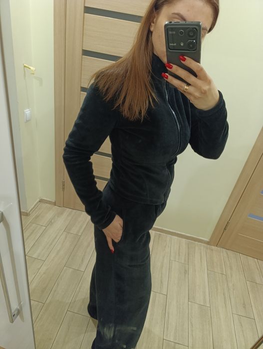 Продам жіночий костюм тедді фірми steady