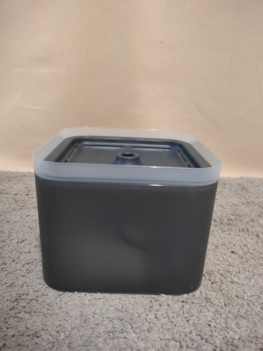 Poidło z fontanną Nicrew plastik 2000 ml dla zwierząt kota psa