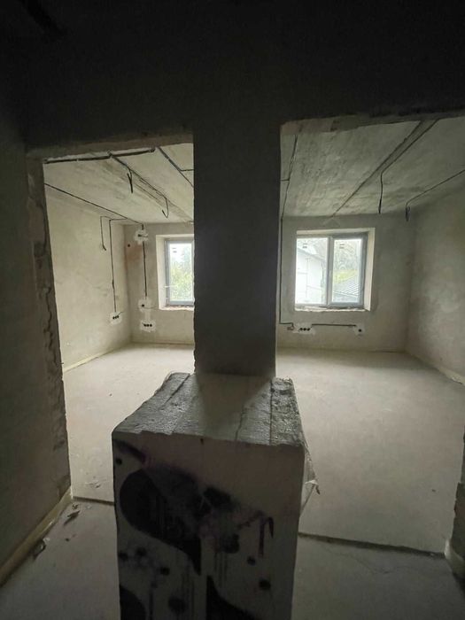 ПРОДАЮ 3-кімнатну квартиру (Глибока Долина 19)