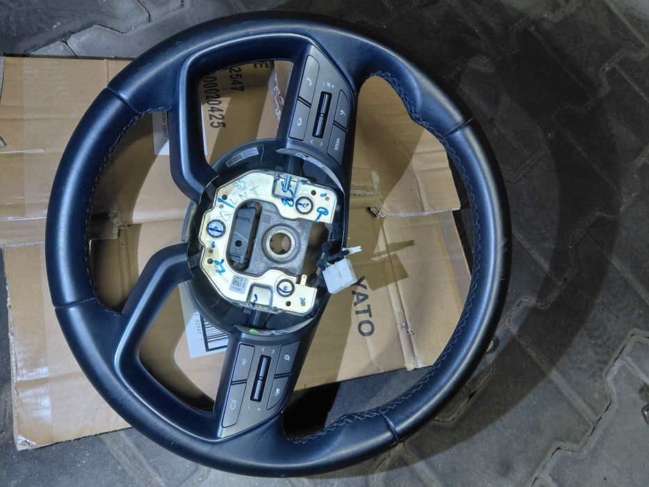 Skórzana kierownica wielofunkcyjna Hyundai i20 III