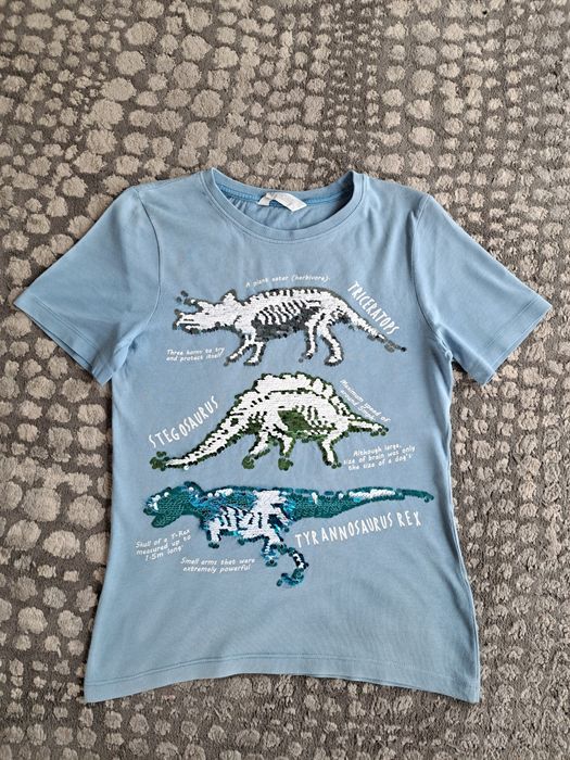 Chłopięcy t-shirt interaktywny H&M bluzka koszulka z cekinami 134-140