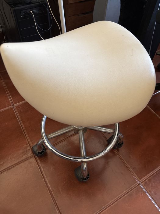 Banco sela para terapeutas
