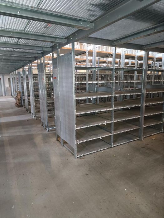 Regały półkowe Schäfer system R 3000 240 mb. w czterech rzędach regały magazynowe