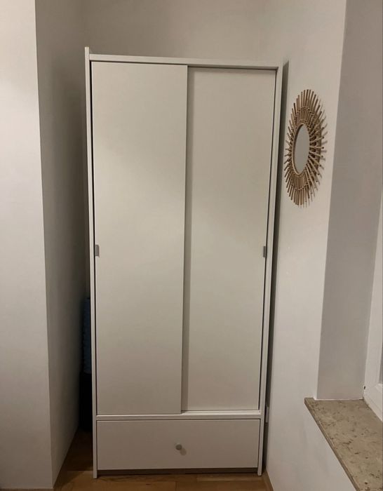 Biała szafa Ikea BRUKSVARA
