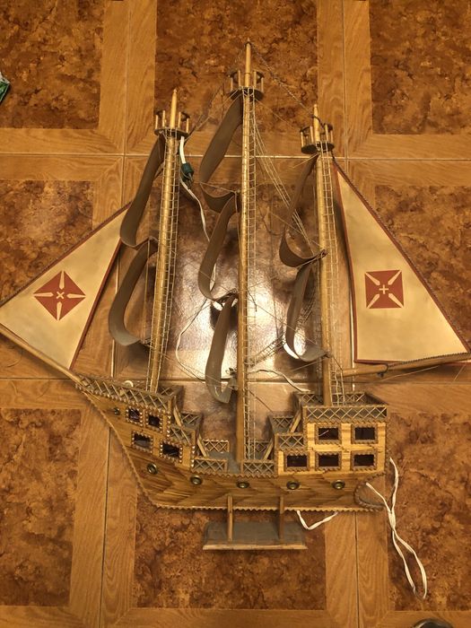 Barco Caravela em fósforos - feito à mão