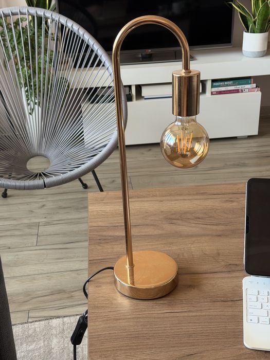 Złota lampa używana