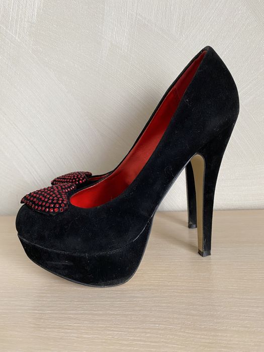 Туфлі чорні замшеві