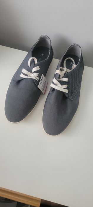Letnie, sznurowane loafersy od Zary
