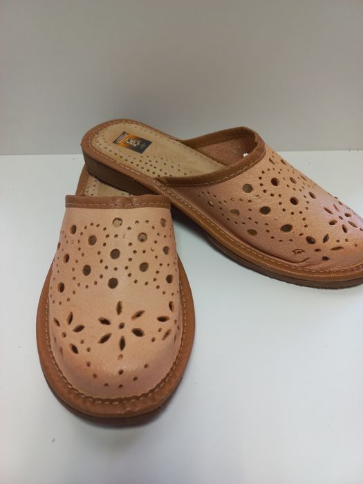 100%Skórzane klapki damskie, rozmiar 40