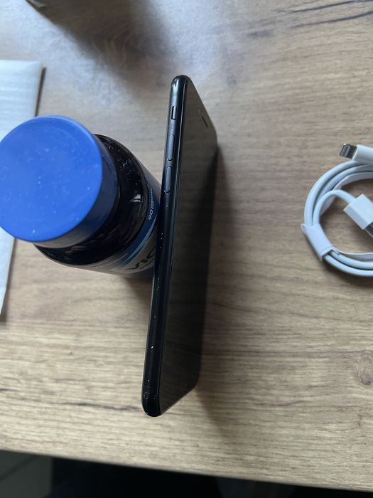 Iphone se 128gb, bateria 98%. Kabel w zestawie! Dobry stan