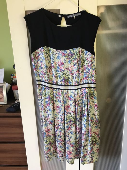 Sukienka Guess orginalna