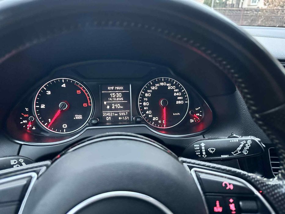 Audi Q5 (quattro S-line 4x4)