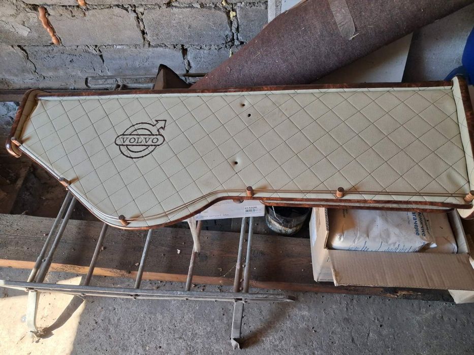 Продам панель на  автомобиль Volvo